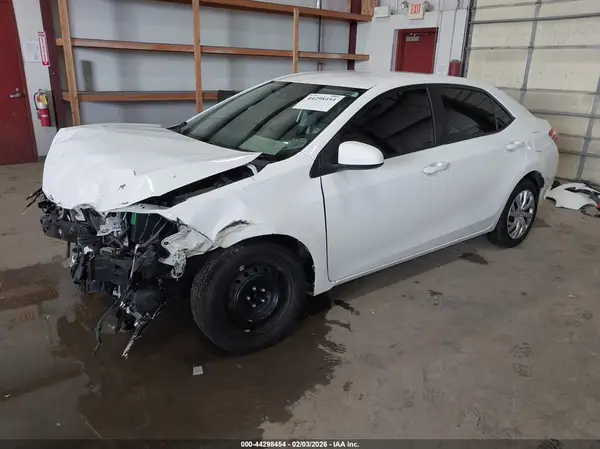 2T1BURHE8KC210064 2019 TOYOTA COROLLA - Image 2