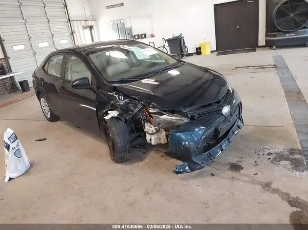 2T1BURHE8KC219086 2019 TOYOTA COROLLA - Image 1