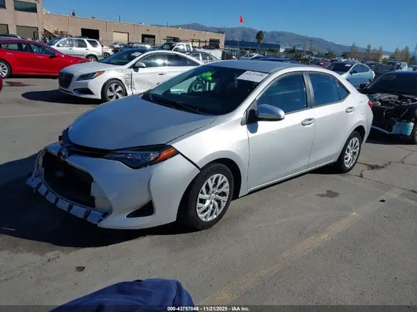 2T1BURHE9HC775013 2017 TOYOTA COROLLA - Image 2