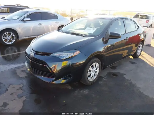 2T1BURHE9HC775710 2017 TOYOTA COROLLA - Image 2