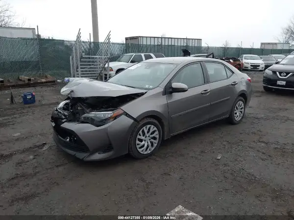2T1BURHE9HC787369 2017 TOYOTA COROLLA - Image 2