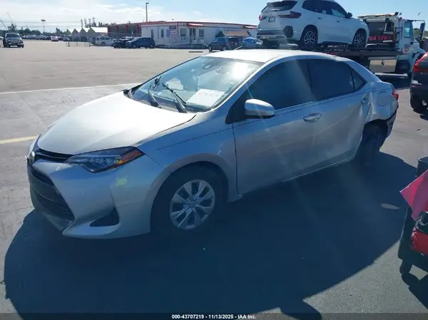2T1BURHE9HC793348 2017 TOYOTA COROLLA - Image 2