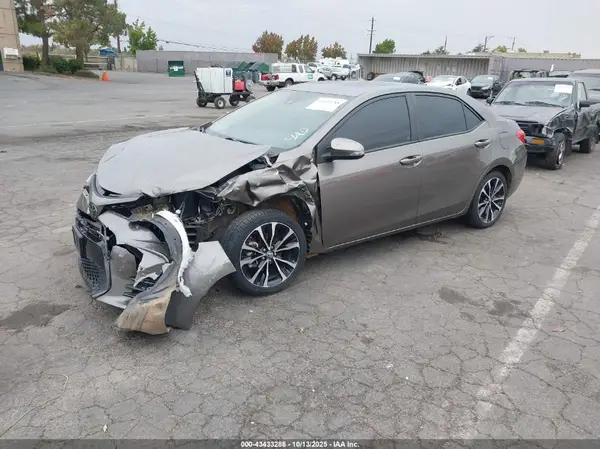 2T1BURHE9HC796315 2017 TOYOTA COROLLA - Image 2