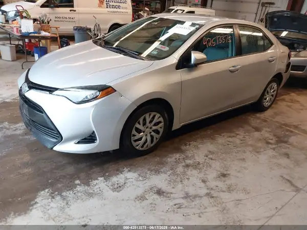 2T1BURHE9HC805899 2017 TOYOTA COROLLA - Image 2