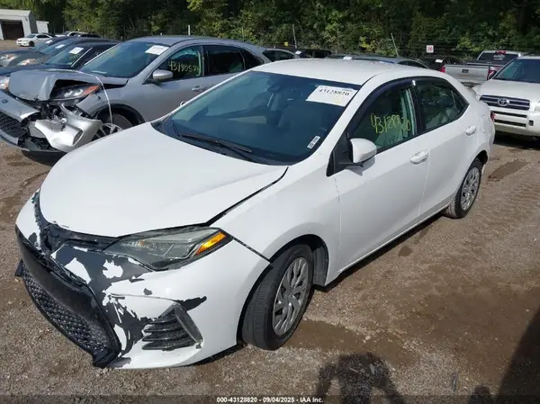 2T1BURHE9HC807653 2017 TOYOTA COROLLA - Image 2