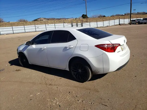 2T1BURHE9HC812464 2017 TOYOTA COROLLA - Image 2