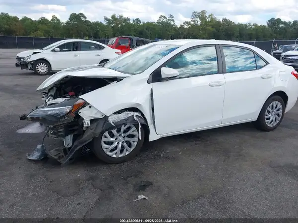 2T1BURHE9HC835467 2017 TOYOTA COROLLA - Image 2