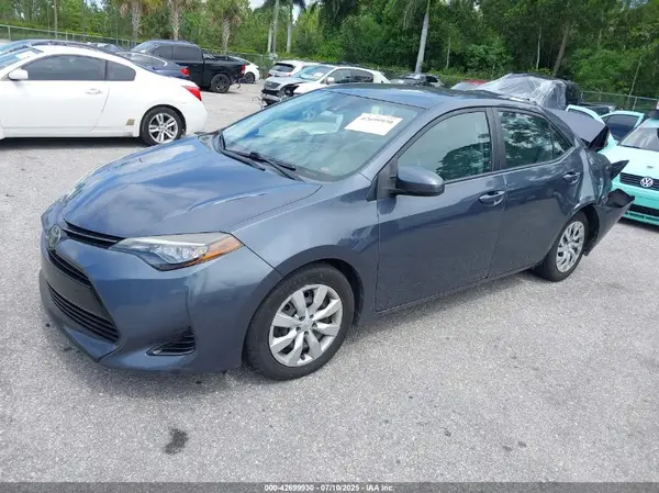 2T1BURHE9HC840121 2017 TOYOTA COROLLA - Image 2