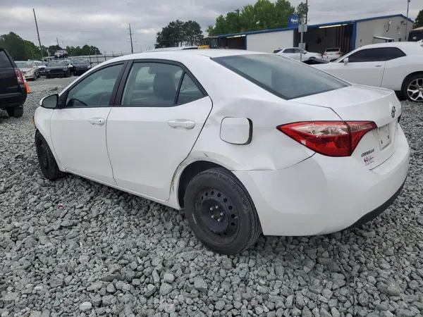 2T1BURHE9HC842290 2017 TOYOTA COROLLA - Image 2