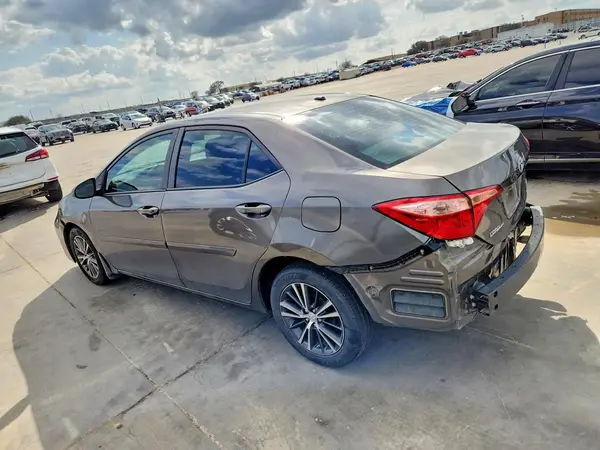 2T1BURHE9HC843259 2017 TOYOTA COROLLA - Image 2