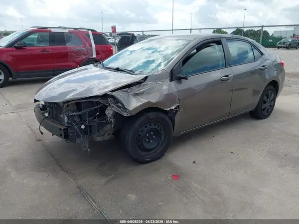 2T1BURHE9HC860045 2017 TOYOTA COROLLA - Image 2