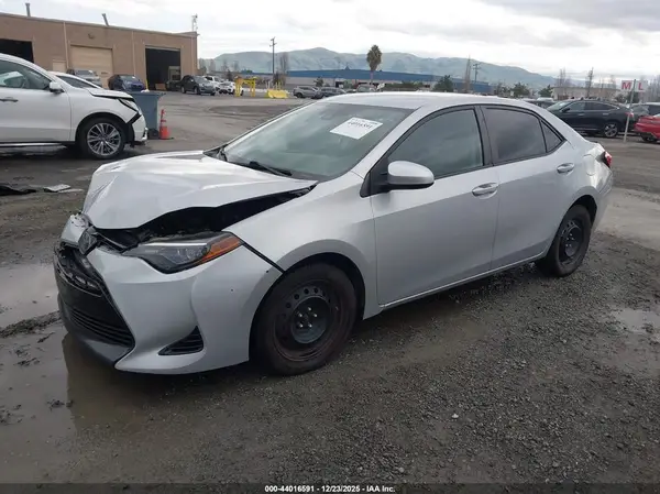 2T1BURHE9HC879890 2017 TOYOTA COROLLA - Image 2