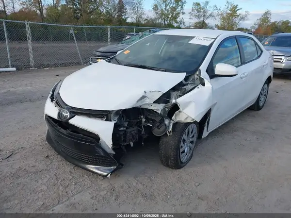 2T1BURHE9HC893952 2017 TOYOTA COROLLA - Image 2