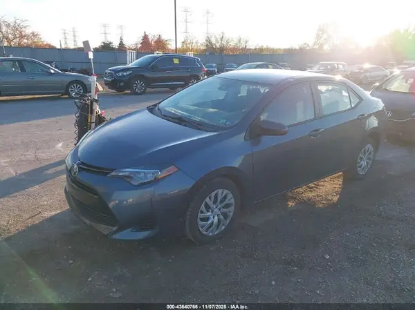 2T1BURHE9HC918770 2017 TOYOTA COROLLA - Image 2