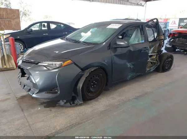 2T1BURHE9HC946715 2017 TOYOTA COROLLA - Image 2