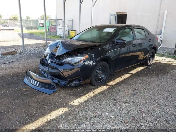 2T1BURHE9HC960453 2017 TOYOTA COROLLA - Image 2