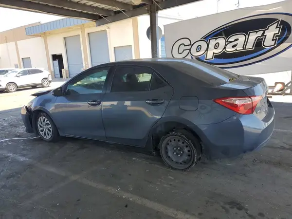 2T1BURHE9JC000183 2018 TOYOTA COROLLA - Image 2