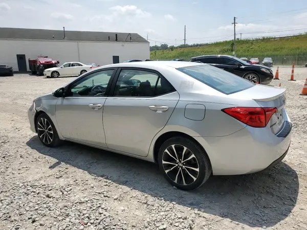 2T1BURHE9JC000278 2018 TOYOTA COROLLA - Image 2