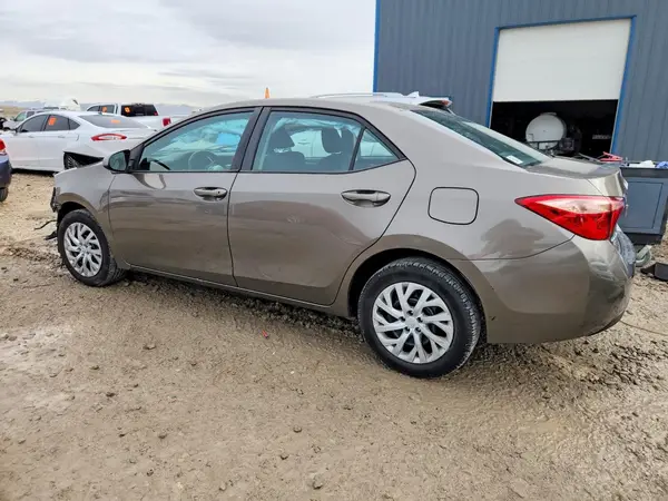 2T1BURHE9JC001494 2018 TOYOTA COROLLA - Image 2