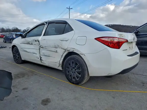 2T1BURHE9JC003133 2018 TOYOTA COROLLA - Image 2