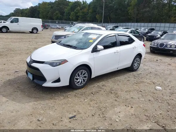 2T1BURHE9JC003732 2018 TOYOTA COROLLA - Image 2