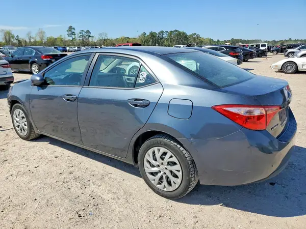 2T1BURHE9JC005268 2018 TOYOTA COROLLA - Image 2