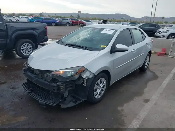 2T1BURHE9JC008574 2018 TOYOTA COROLLA - Image 2