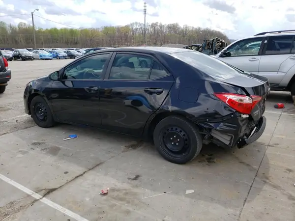 2T1BURHE9JC011670 2018 TOYOTA COROLLA - Image 2