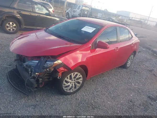 2T1BURHE9JC011989 2018 TOYOTA COROLLA - Image 2
