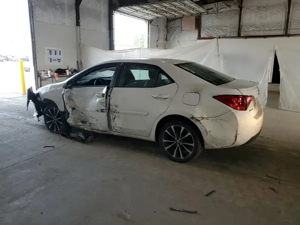 2T1BURHE9JC013211 2018 TOYOTA COROLLA - Image 2