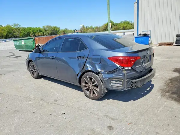 2T1BURHE9JC013838 2018 TOYOTA COROLLA - Image 2