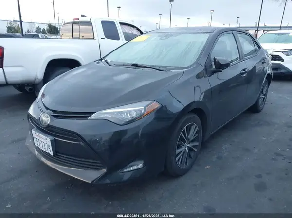 2T1BURHE9JC017677 2018 TOYOTA COROLLA - Image 2