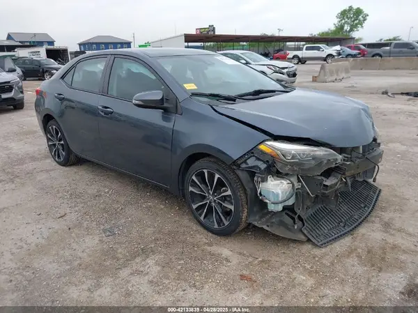 2T1BURHE9JC017713 2018 TOYOTA COROLLA - Image 1