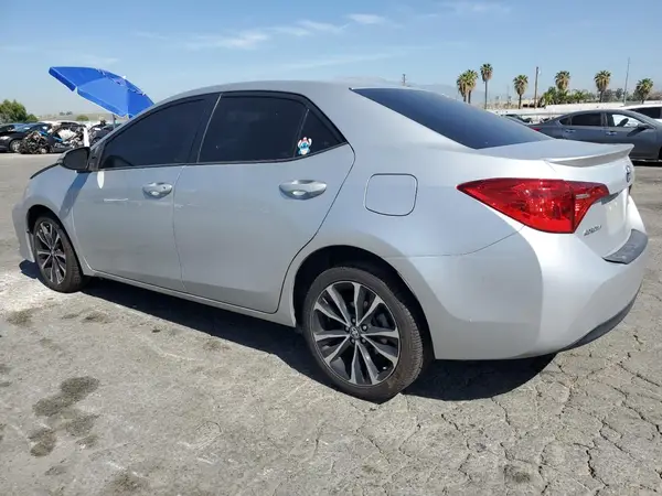2T1BURHE9JC021065 2018 TOYOTA COROLLA - Image 2