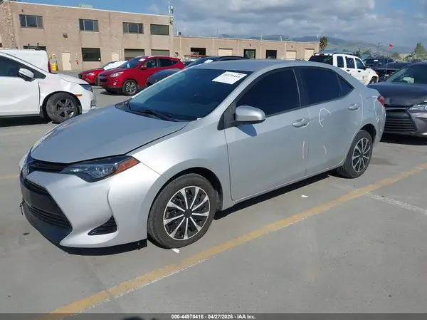 2T1BURHE9JC023401 2018 TOYOTA COROLLA - Image 2