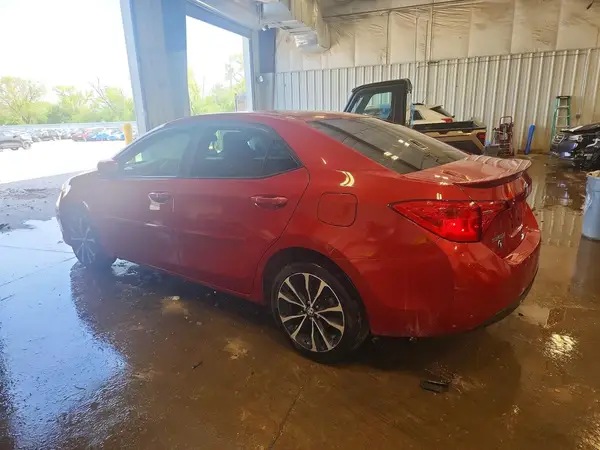 2T1BURHE9JC026055 2018 TOYOTA COROLLA - Image 2