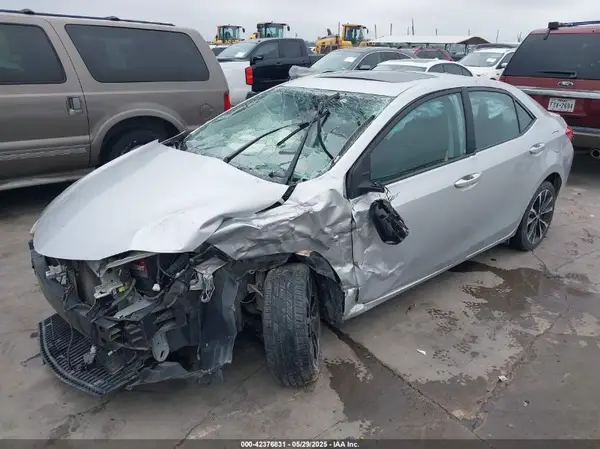 2T1BURHE9JC027738 2018 TOYOTA COROLLA - Image 2