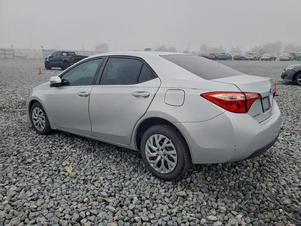 2T1BURHE9JC029067 2018 TOYOTA COROLLA - Image 2