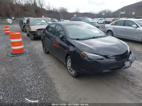 2T1BURHE9JC029165 2018 TOYOTA COROLLA - Image 1
