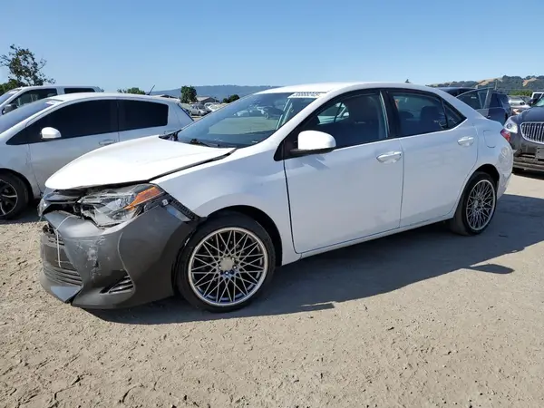 2T1BURHE9JC032101 2018 TOYOTA COROLLA - Image 1