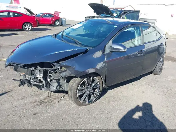 2T1BURHE9JC033992 2018 TOYOTA COROLLA - Image 2