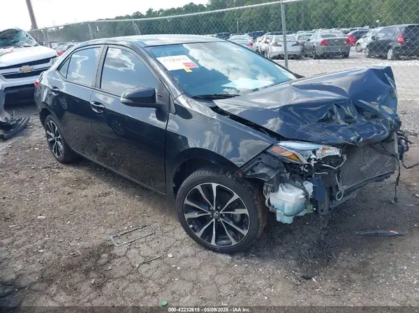 2T1BURHE9JC037685 2018 TOYOTA COROLLA - Image 1