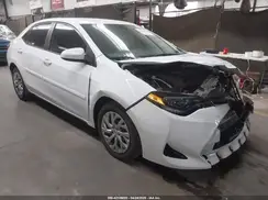2T1BURHE9JC038352 2018 TOYOTA COROLLA