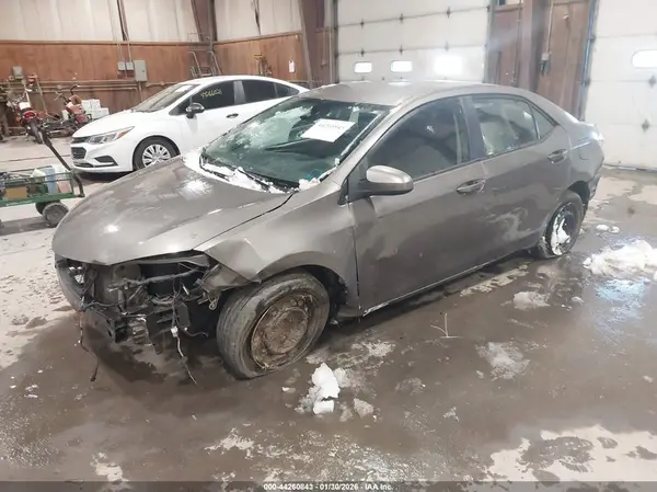 2T1BURHE9JC039422 2018 TOYOTA COROLLA - Image 2