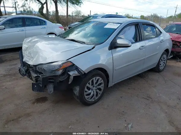 2T1BURHE9JC043129 2018 TOYOTA COROLLA - Image 2