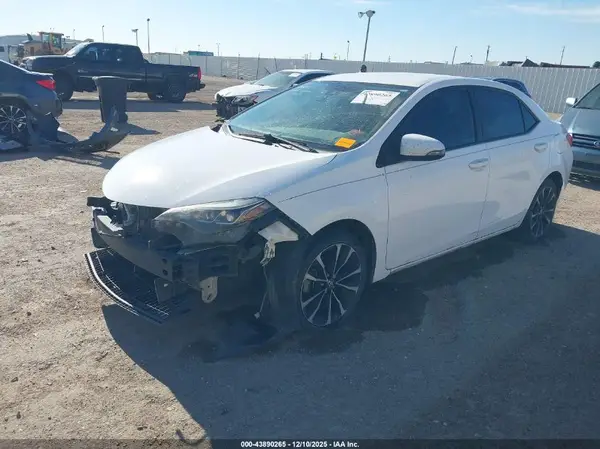 2T1BURHE9JC044054 2018 TOYOTA COROLLA - Image 2