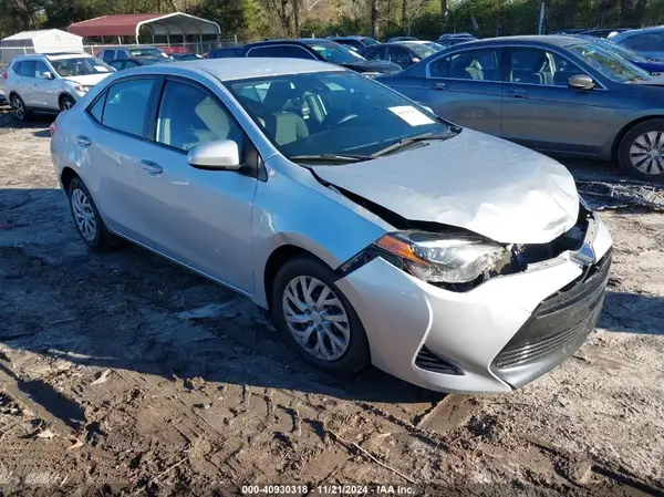 2T1BURHE9JC045365 2018 TOYOTA COROLLA - Image 1