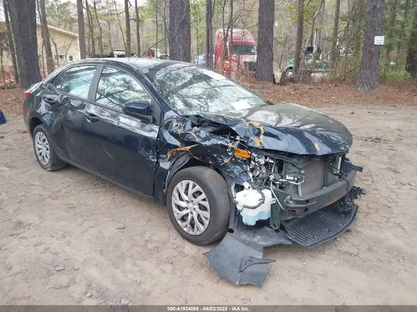 2T1BURHE9JC045897 2018 TOYOTA COROLLA - Image 1
