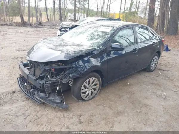 2T1BURHE9JC045897 2018 TOYOTA COROLLA - Image 2