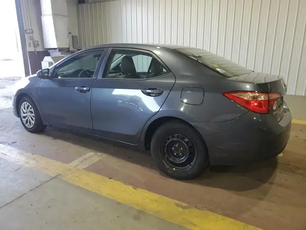 2T1BURHE9JC049075 2018 TOYOTA COROLLA - Image 2